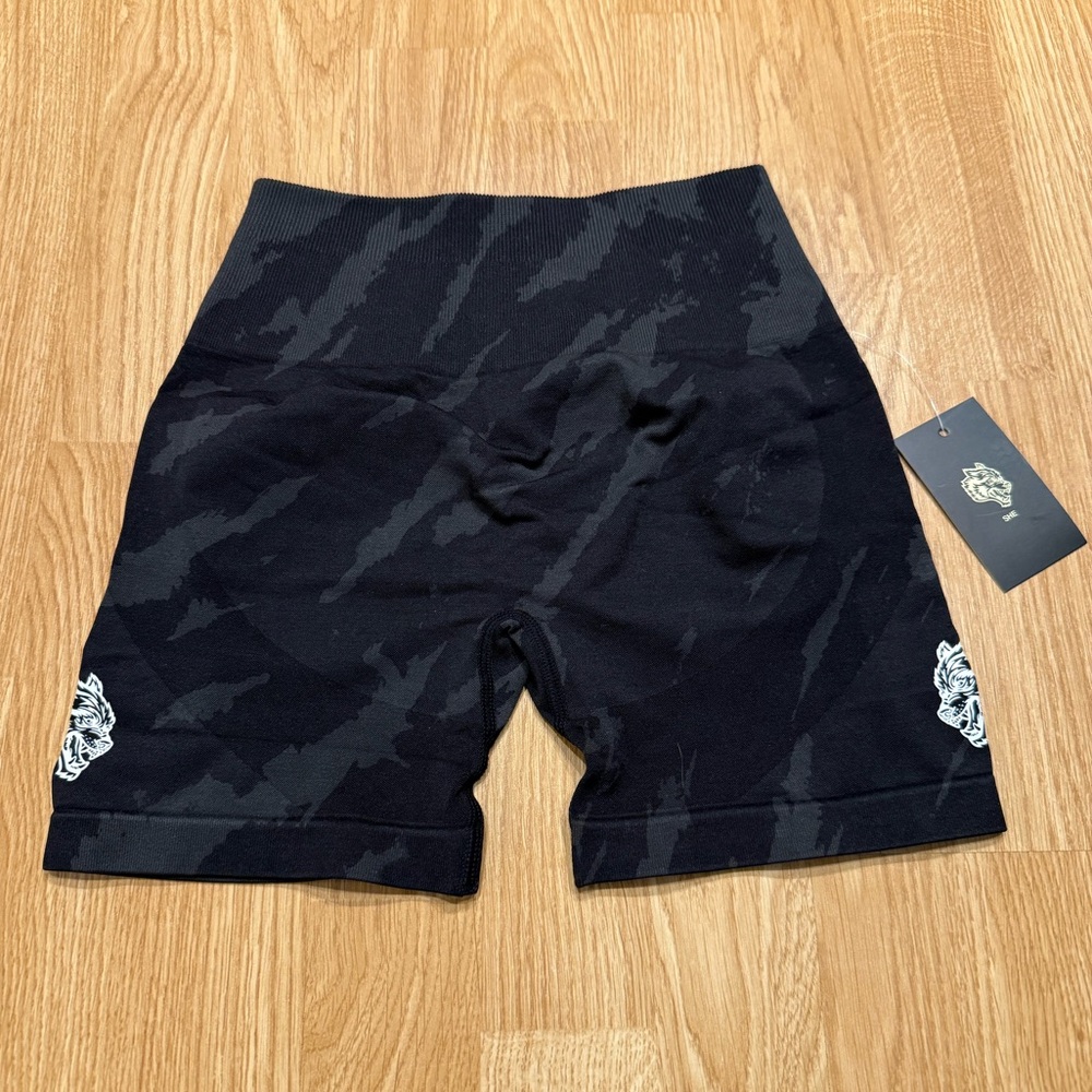 Darc Sport Wolves Forever Seamless Everson Training Shorts Black Camo S NWT